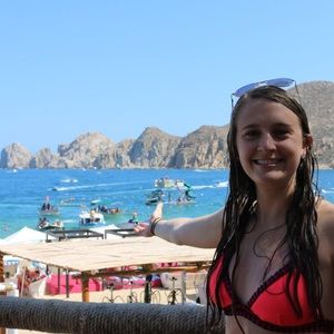 Meet your Posher, Madalene